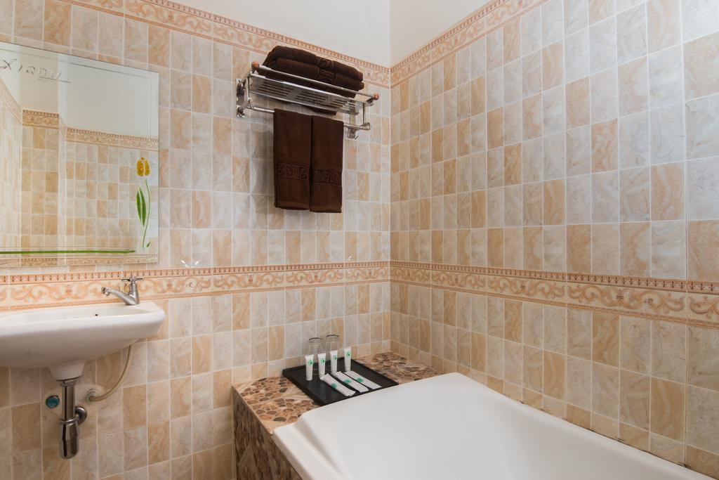 Angkor'S Sunshine Bed & Breakfast Siem Reap Bagian luar foto