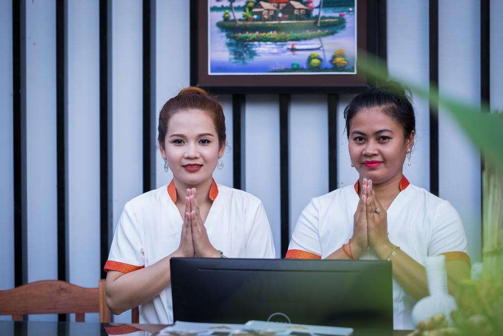 Angkor'S Sunshine Bed & Breakfast Siem Reap Bagian luar foto