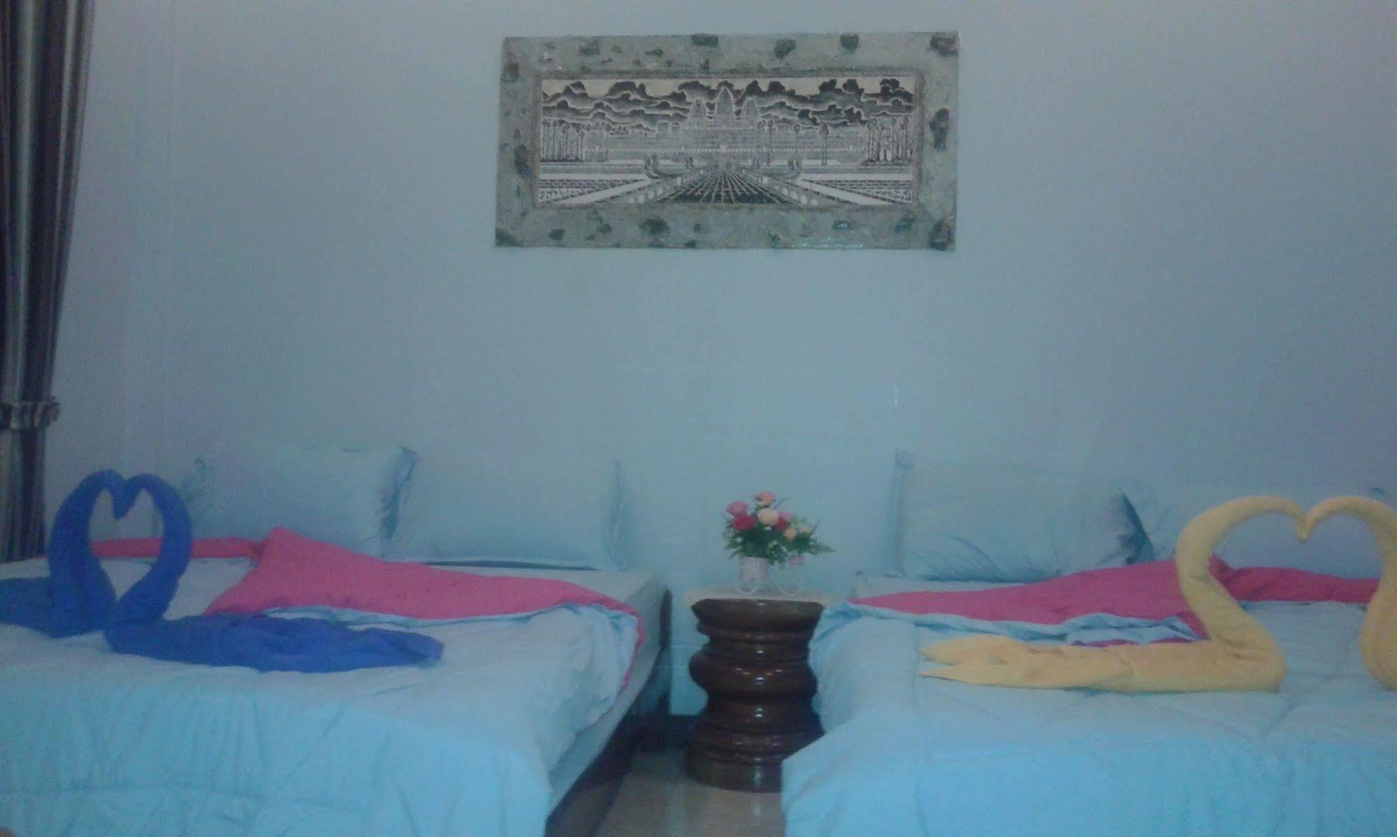 Angkor'S Sunshine Bed & Breakfast Siem Reap Bagian luar foto
