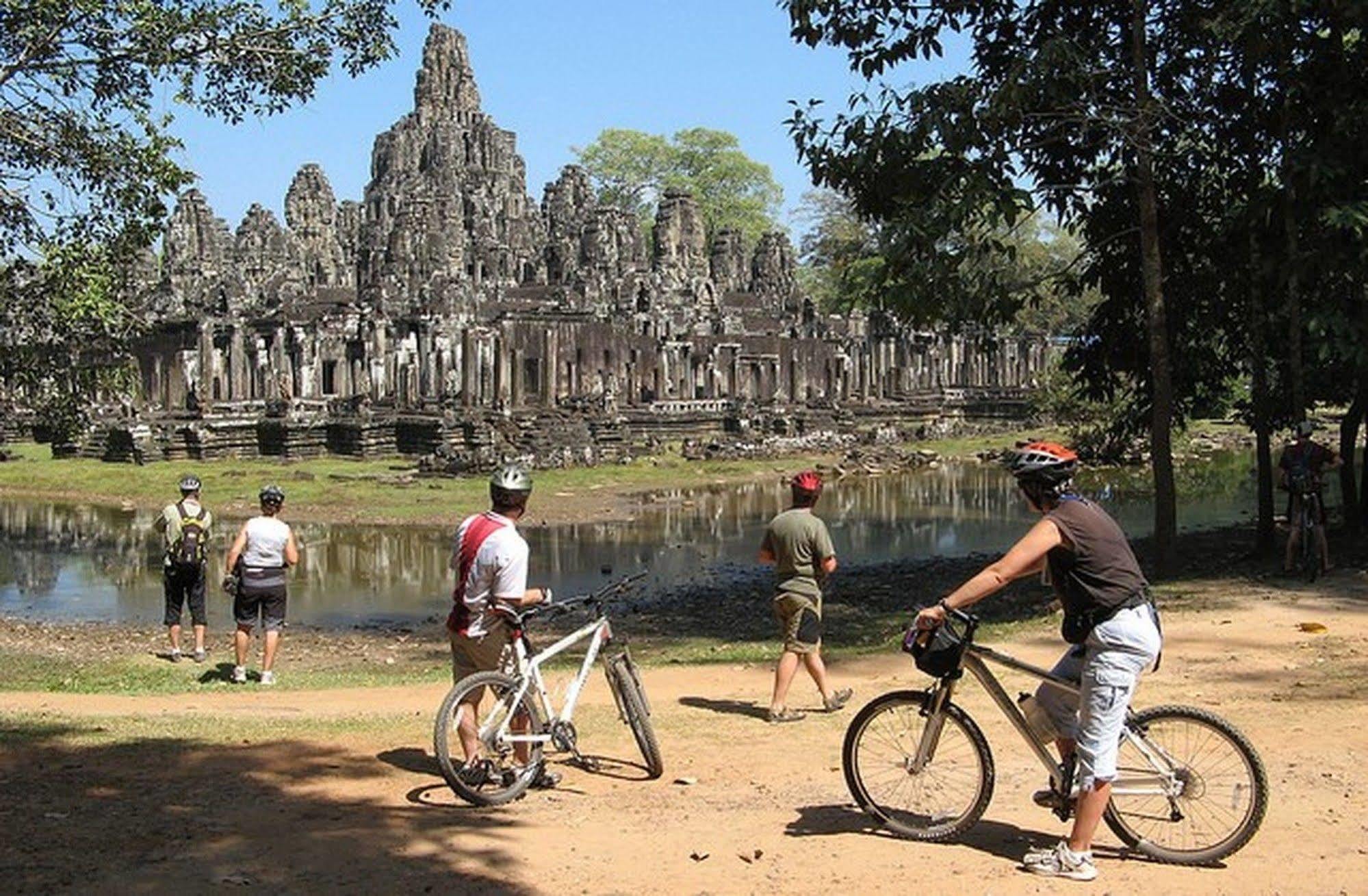 Angkor'S Sunshine Bed & Breakfast Siem Reap Bagian luar foto