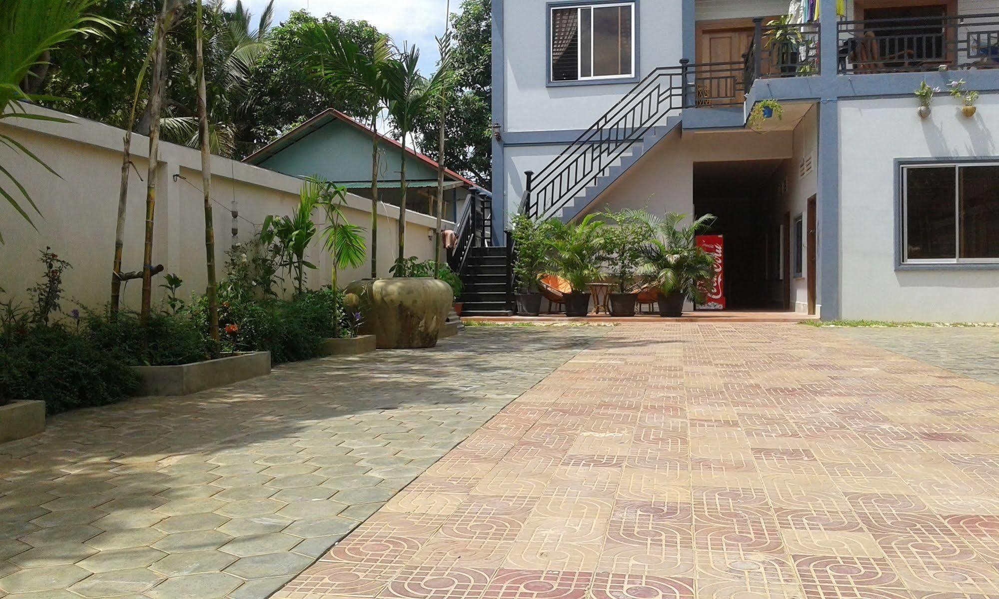Angkor'S Sunshine Bed & Breakfast Siem Reap Bagian luar foto